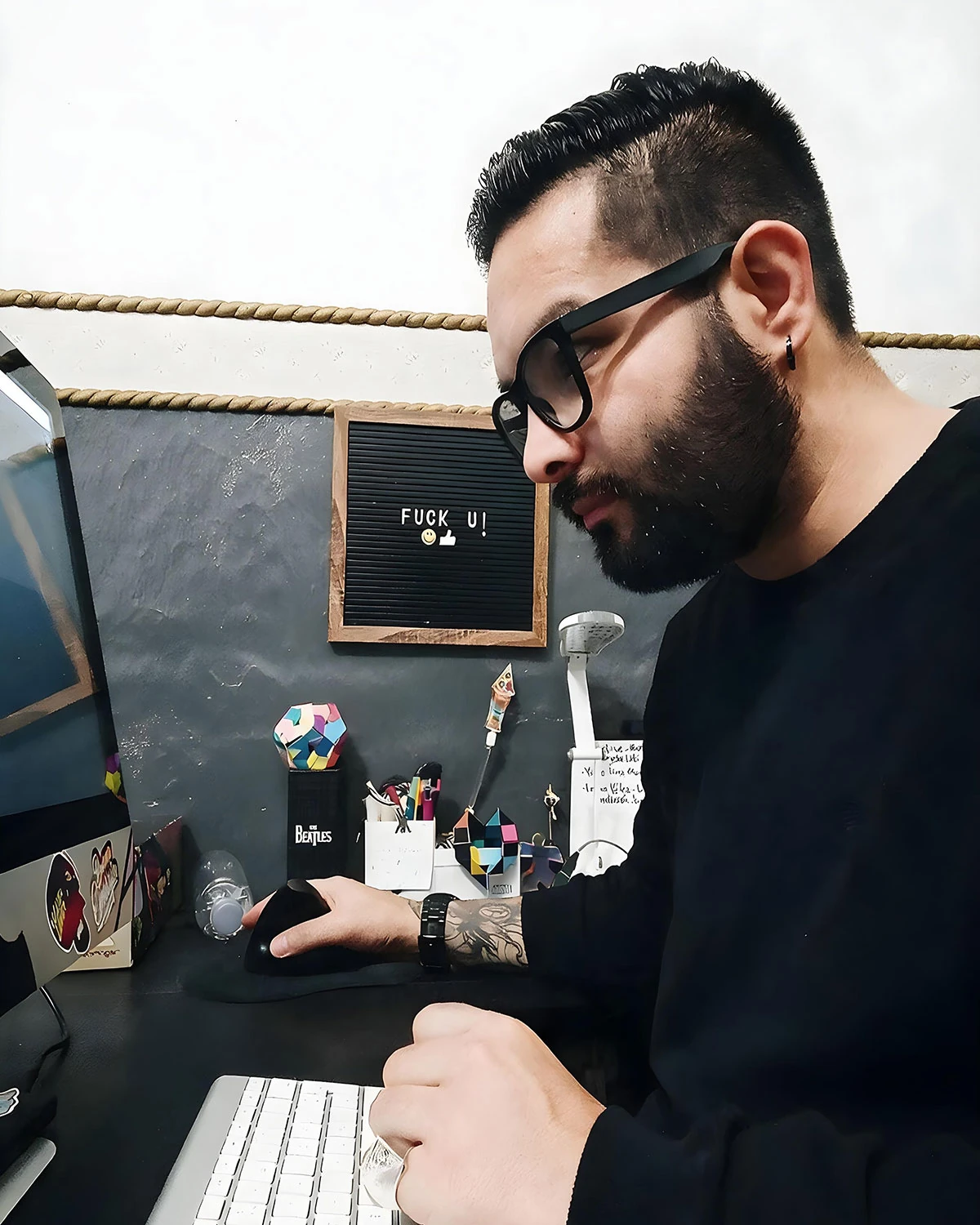 John Castaño - Diseñador Gráfico
